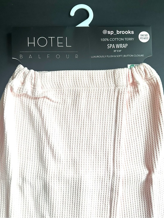 Hotel Balfour Other - 🎁Hotel Balfour Spa Wrap - Dogwood Pink Cotton Waffle Terry Spa Wrap - 30” x 54”